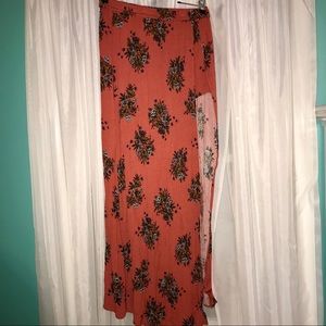 Floral Maxi skirt with slit